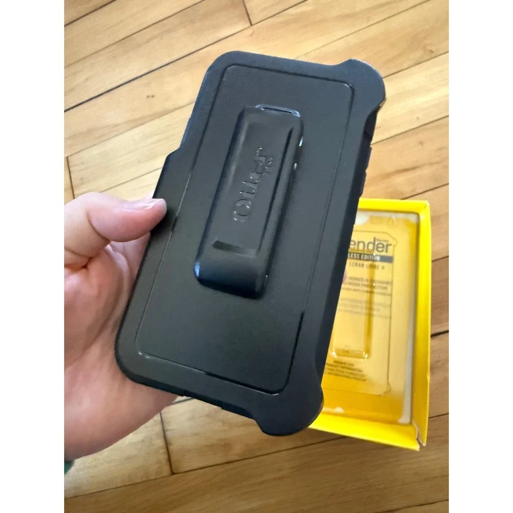 Otterbox defender case for iphone XR in‎ black screenless protection